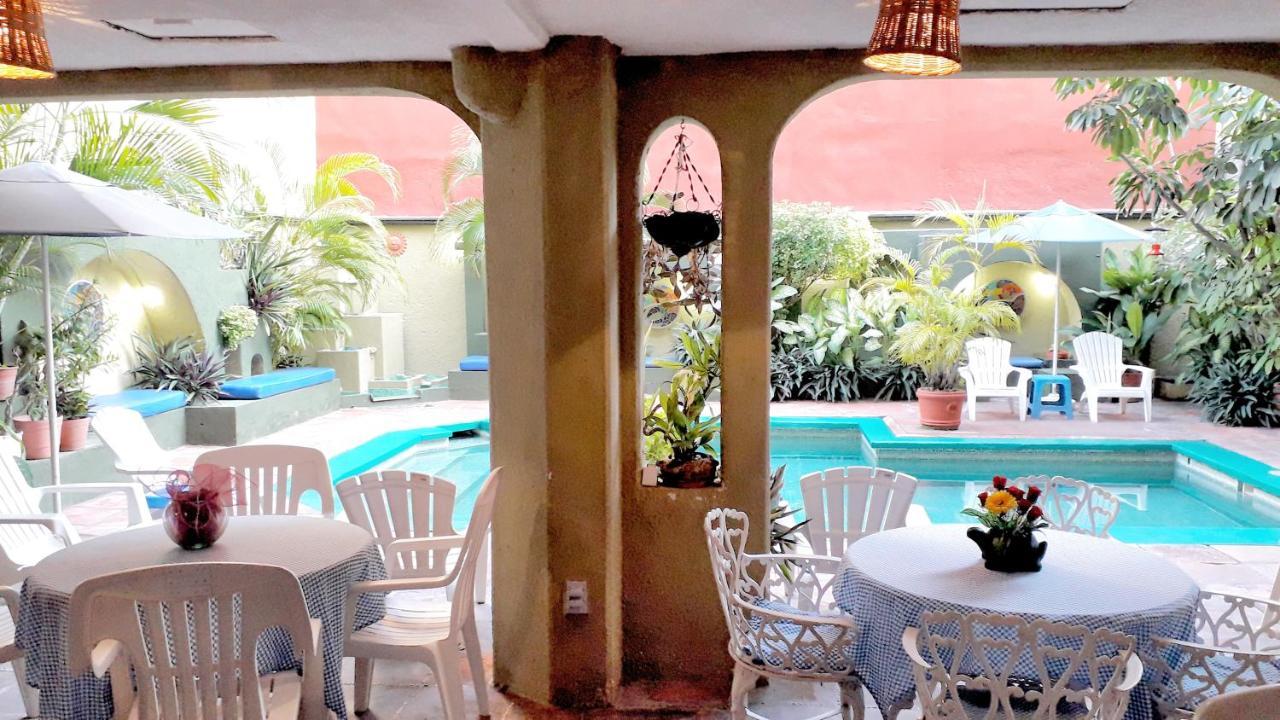 Solimar Inn Suites Сиуатанехо Екстериор снимка