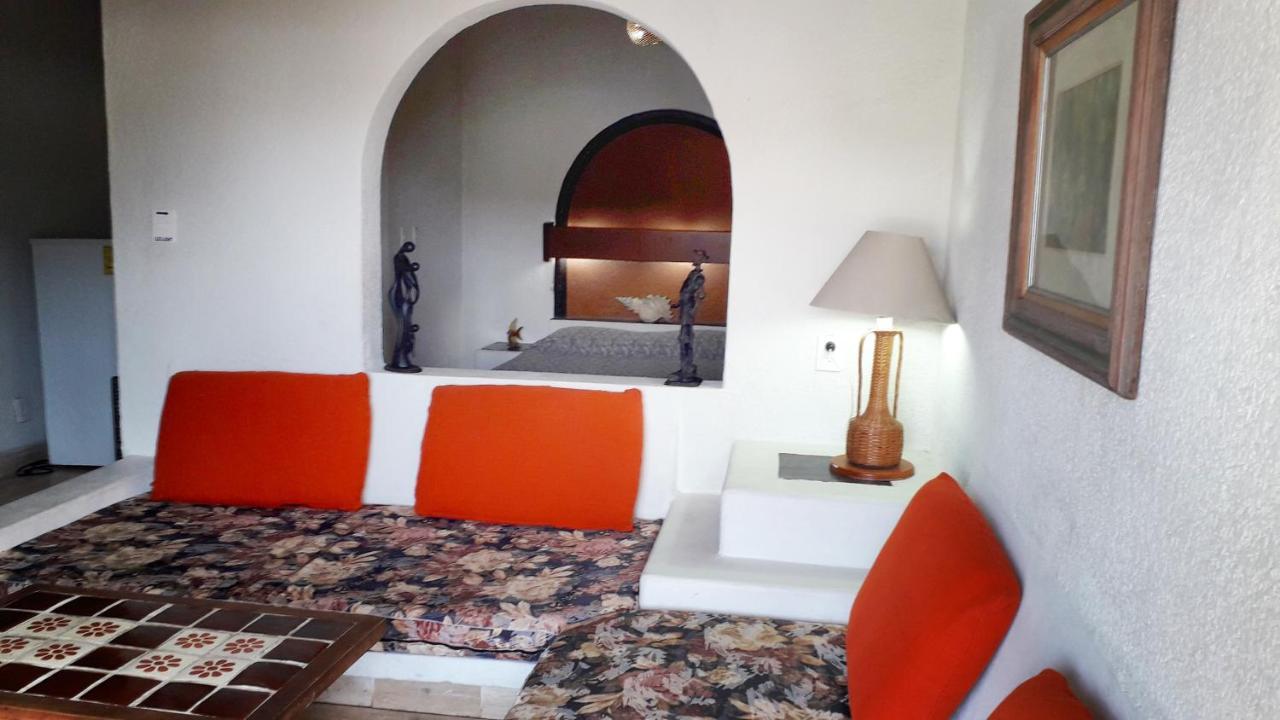 Solimar Inn Suites Сиуатанехо Екстериор снимка