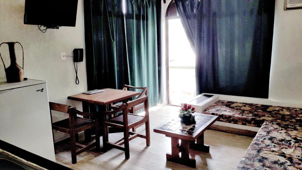 Solimar Inn Suites Сиуатанехо Екстериор снимка