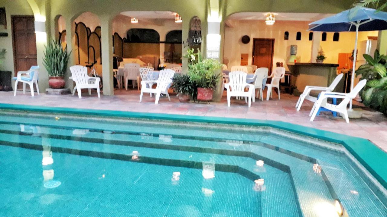Solimar Inn Suites Сиуатанехо Екстериор снимка
