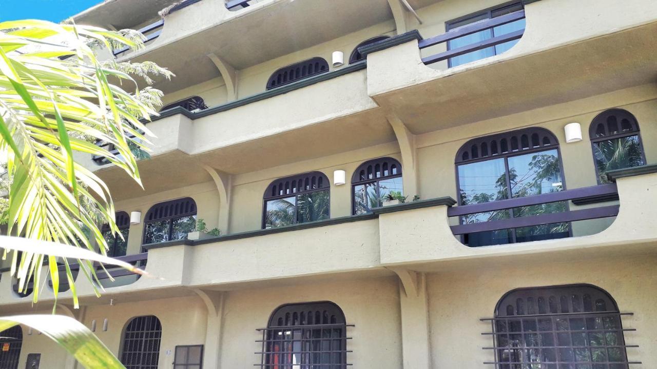 Solimar Inn Suites Сиуатанехо Екстериор снимка